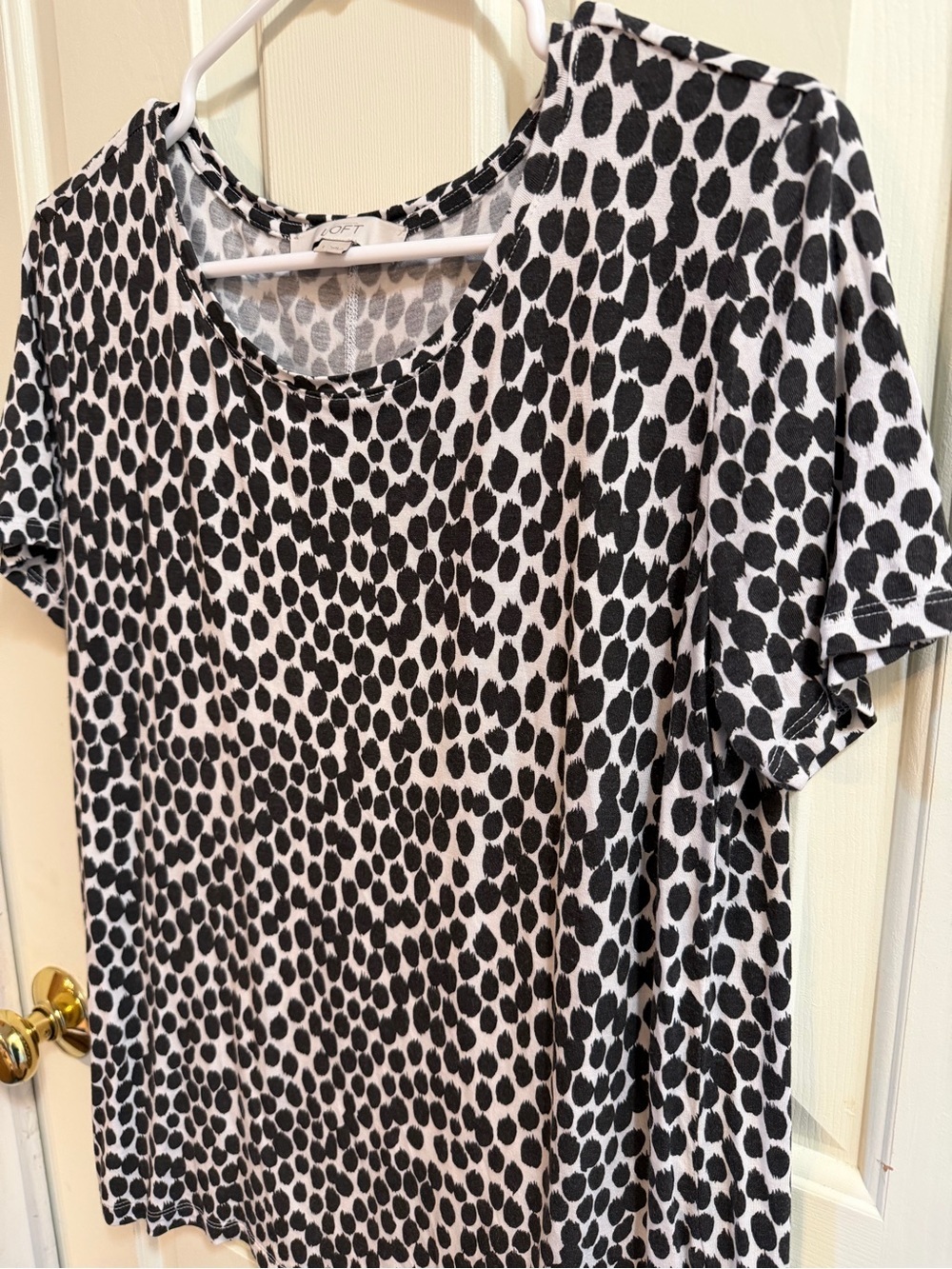 LOFT Animal Print Short-Sleeve Tee | OfficeCore Business Casual Safari Travel |S - Picture 3 of 9